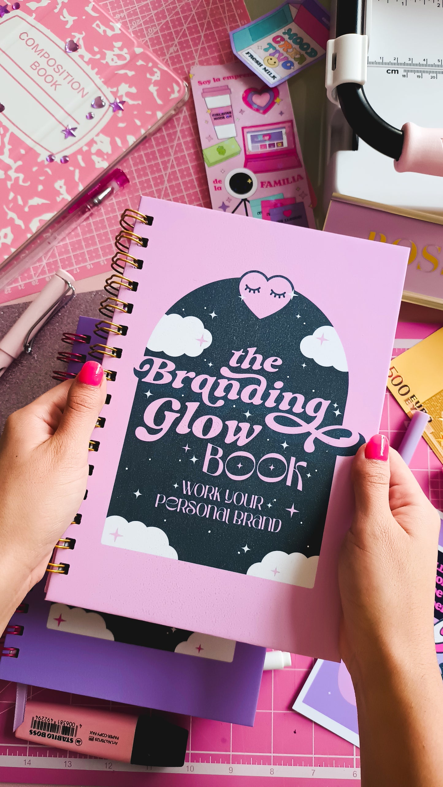THE BRANDING GLOW BOOK: Work your personal brand 💜✨